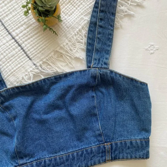 ✨ Forever 21 Blue Denim Sleeveless Crop Top ✨ - Picture 5 of 7